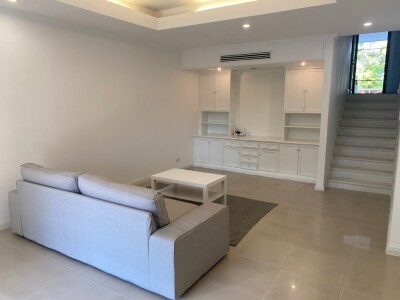 ดนิชาการ์เด้น คอนโดมิเนียม / 230 ตร.ม.*