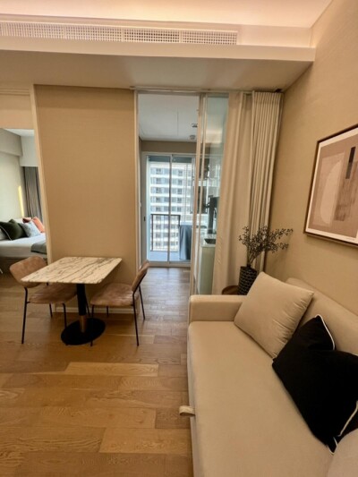 เดอะ เซนต์ เรสสิเด้นเซส / 30.5 ตรม. ชั้น 35 ตึก B-1