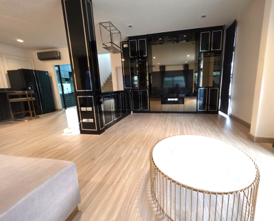 เพอร์เฟค เพลส พระราม 9 - กรุงเทพกรีฑา / 204 ตารางเมตร-4