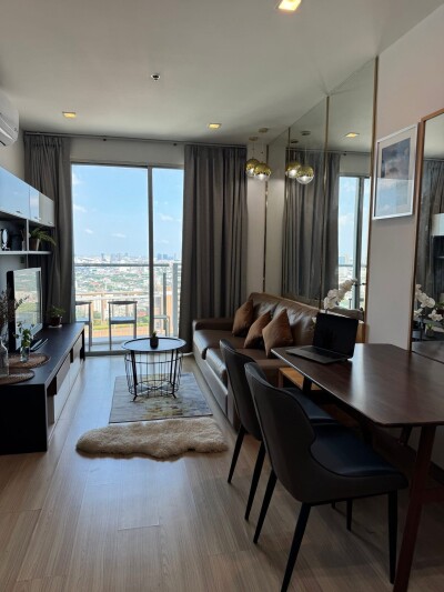 สกายวอล์ค และ เวลซ์ เรสซิเดนซ์ / Sky Walk & Weltz Residence-2