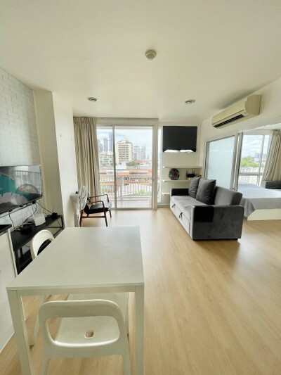 ดี 65 คอนโดมิเนียม / D 65 Condominium