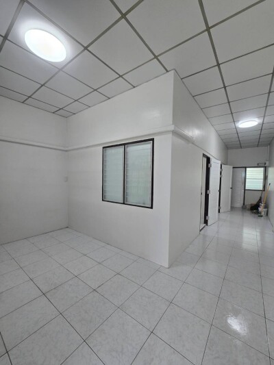 ขายทาวเฮ้าส์ สามพราน ยายชา / เนื้อที่ 19.2 ตร.วา / 2 นอน / 1 น้ำ จอดรถในบ้าน 1 คัน-9