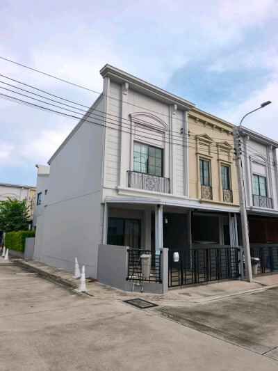 สิริ เพลส เมกา บางนา-2