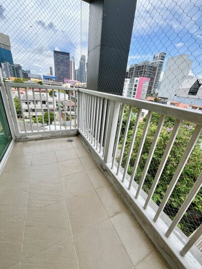 ดี 65 คอนโดมิเนียม / D 65 Condominium