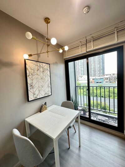 เดอะ พาร์คแลนด์ จรัญ - ปิ่นเกล้า / The Parkland Charan - Pinklao