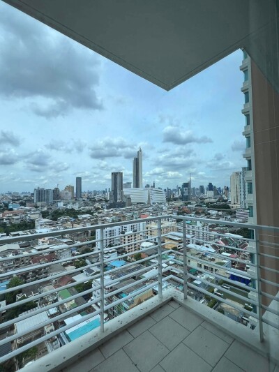 วิลล่า สาทร / Villa Sathorn
