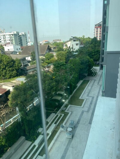 เดอ ลาพีส จรัญ 81 / De Lapis Charan 81