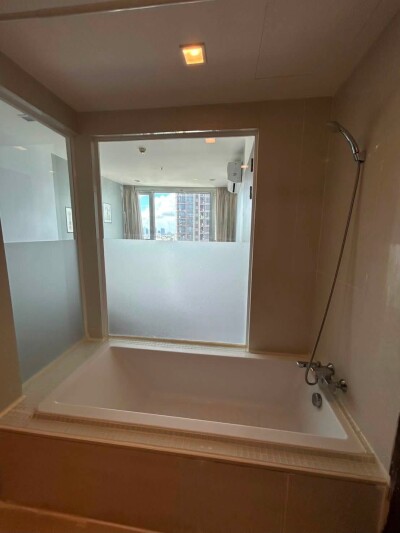 สกายวอล์ค และ เวลซ์ เรสซิเดนซ์ / Sky Walk & Weltz Residence-12
