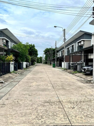 อารียา เดอะ คัลเลอร์ส วงแหวน - รามอินทรา-13