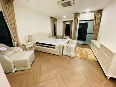 นันทวัน พระราม 9 - กรุงเทพกรีฑาตัดใหม่ / 🛏️ 4 ห้องนอน 🚿 5 ห้องน้ำ 🚗 ที่จอดรถ 3 คัน