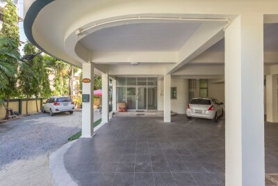 🏢 ให้เช่า ตึก 5 ชั้น + ดาดฟ้าพร้อมบ้านเรือนไทย ใจกลางเมือง