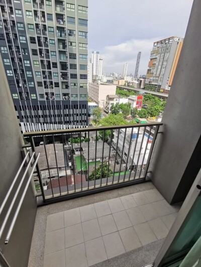 ไฮฟ์ ตากสิน / Hive Taksin-14