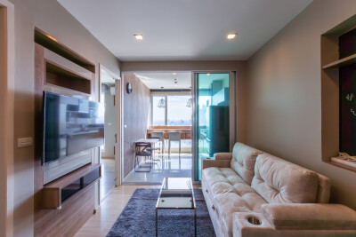 ริธึ่ม พหลฯ - อารีย์ / Rhythm Phahon - Ari-1