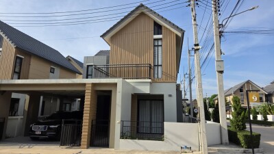 โกลเด้น พรีเว่ บางแสน - หนองมน-1