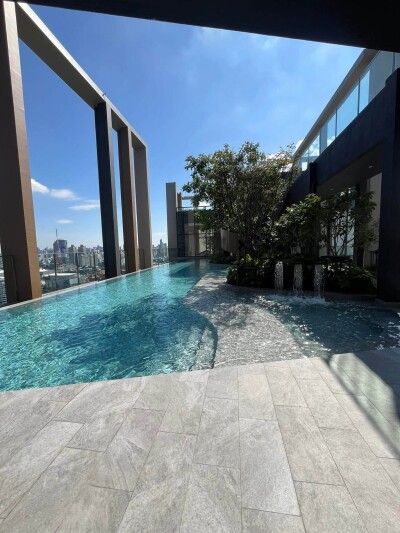โนเบิล นิว ดิสทริค อาร์ไนน์ / Noble Nue District R9-15