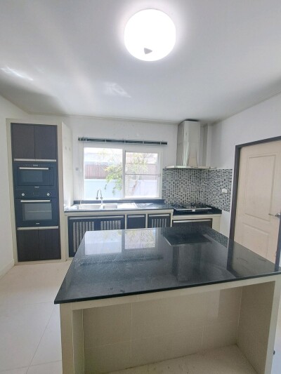 ศุภาลัย การ์เด้นวิลล์ กรุงเทพกรีฑาตัดใหม่ - มอเตอร์เวย์