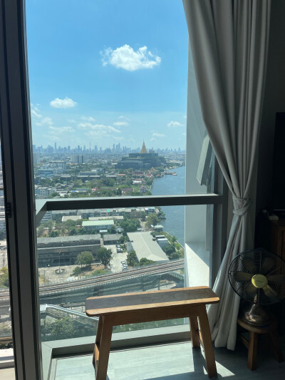 333 ริเวอร์ไซด์ / 333 RIVERSIDE