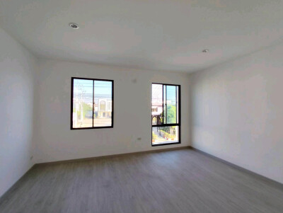 เอ็มไลฟ์ ลำลูกกา - คลอง 4-10