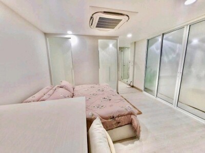 เดอะ วอเตอร์ฟอร์ด รอยัล สูท เสนานิคม / The Waterford Royal Suit Senanikom