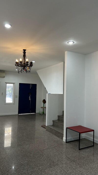 ไพลิน ปาร์ค รัตนาธิเบศน์