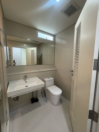 ไอวี่ ทองหล่อ / IVY THONGLOR