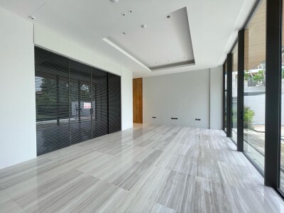 สันติบุรี เดอะ เรสซิเดนเซส / 1,415 ตารางเมตร