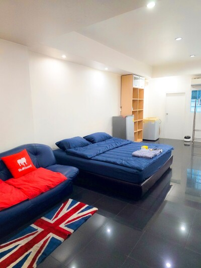 บางรัก คอนโดมิเนียม / Bangrak Condominium-2