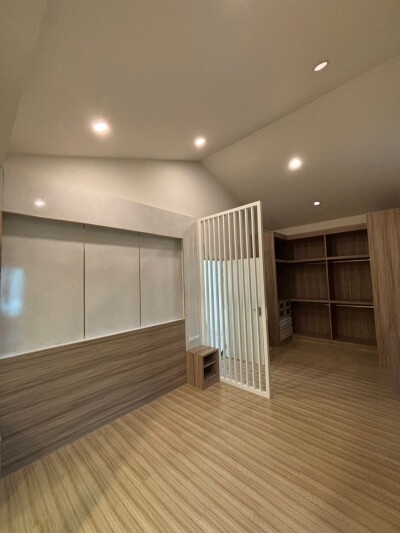 บ้านแฝด สวย ตกแต่งพร้อม ทำเลดี สงบ ปลอดภัย ใกล้แหล่งชุมช