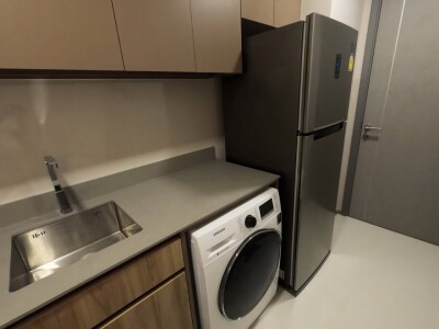 ทากะ เฮาส์ เอกมัย 12 / พื้นที่ 45 ตารางเมตร   1 ห้องนอน 1 ห้องน้ำ