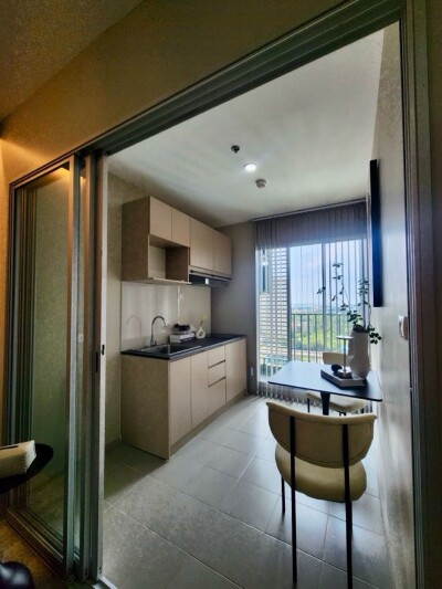 เอลลิโอ สาทร - วุฒากาศ / Elio Sathorn - Wutthakat