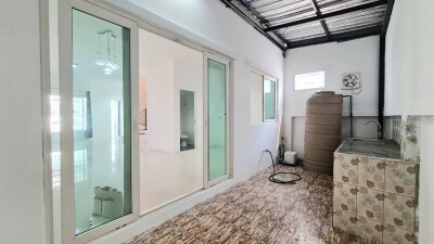 ม.แกรนด์วิว ปทุมธานี สายใน /    24.4 ตรว.  160 ตรม.-12