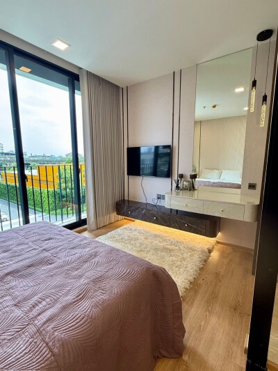 โนเบิล อราวน์ อารีย์ / Noble Around Ari