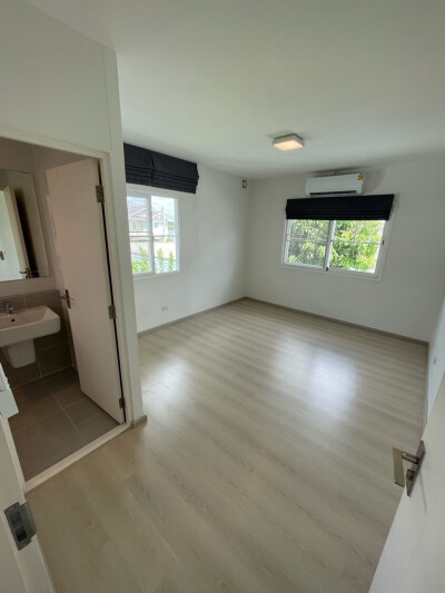 สีวลี ศรีนครินทร์ - ร่มเกล้า-15