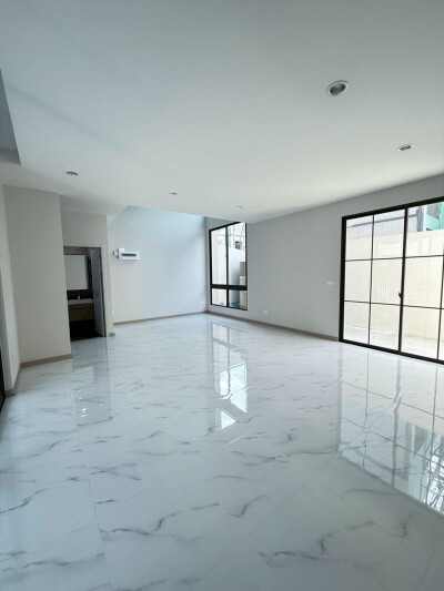 กราวิเทีย พระราม 2-ท่าข้าม-11