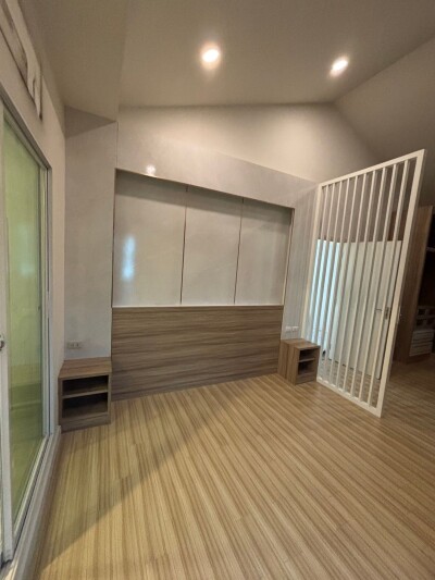 บ้านแฝด สวย ตกแต่งพร้อม ทำเลดี สงบ ปลอดภัย ใกล้แหล่งชุมช