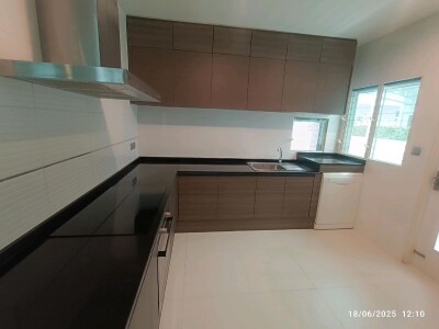 มัณฑนา 2 บางนา กม.7 / เนื้อที่บ้าน 124 ตร.วา เนื้อที่ใช้สอย 335 ตร.เมตร-26