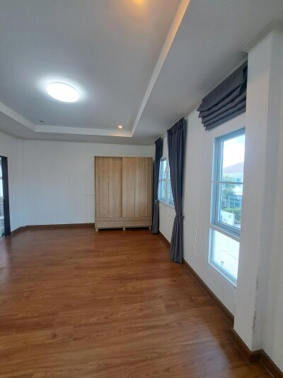 ศุภาลัย การ์เด้นวิลล์ กรุงเทพกรีฑาตัดใหม่ - มอเตอร์เวย์