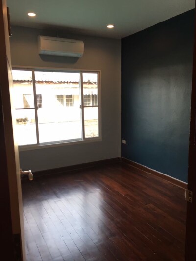 ทาวน์เฮ้าส์ รีโนเวทใหม่ ปุณณวิถี 47  / ตรงข้ามคอนโดเดอะกรีน 2ทาวน์เฮ้าส์ 22 ตร.วา 2 ชั้น