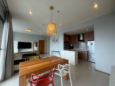 ดิ เอ็มโพริโอ เพลส / The Emporio Place