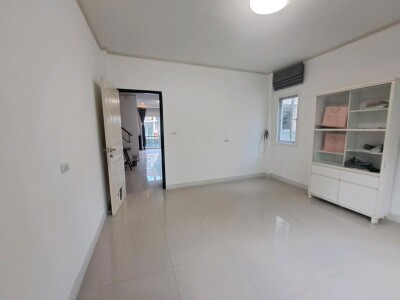 ศุภาลัย การ์เด้นวิลล์ กรุงเทพกรีฑาตัดใหม่ - มอเตอร์เวย์