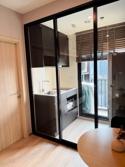 โนเบิล นิว ดิสทริค อาร์ไนน์ / Noble Nue District R9-6