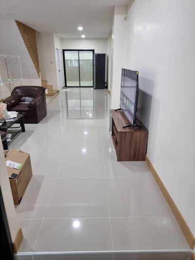 🏡 ให้เช่าทาวน์โฮม 2 ชั้น ทำเลทอง ติดทางด่วนบางนา – ถ.สรรพาวุธ-2