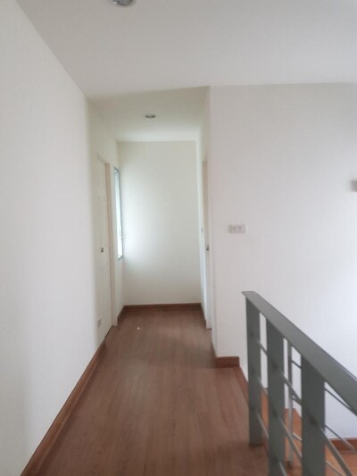 ให้เช่าโฮมออฟฟิศ 3 ชั้น 220 ตารางเมตร  3ห้องนอน 4ห้องน้ำ