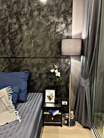 เดอ ลาพีส จรัญ 81 / De Lapis Charan 81-2