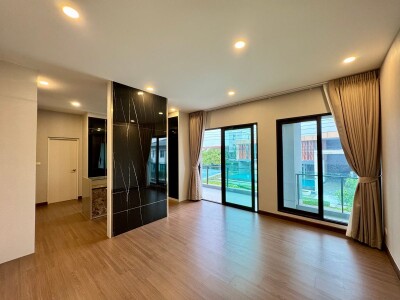 เดอะ ซิตี้ ราชพฤกษ์ - ปิ่นเกล้า / บ้าน 2 ชั้น พร้อม สวนข้างบ้านกว้าง  5 ห้องนอน  6 ห้องน้ำ-9