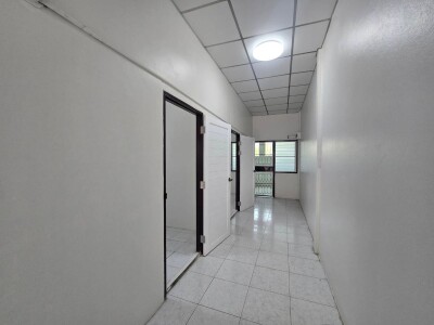 ขายทาวเฮ้าส์ สามพราน ยายชา / เนื้อที่ 19.2 ตร.วา / 2 นอน / 1 น้ำ จอดรถในบ้าน 1 คัน-6