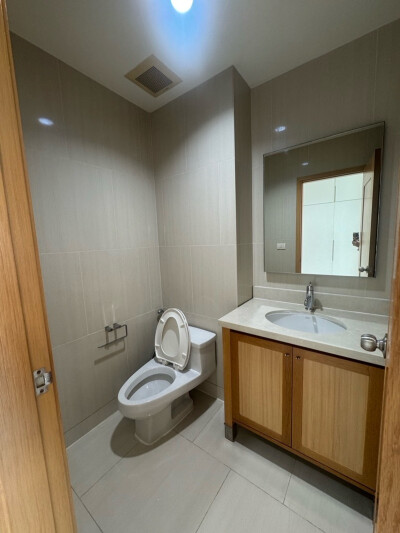 ดิ เอ็มโพริโอ เพลส / The Emporio Place