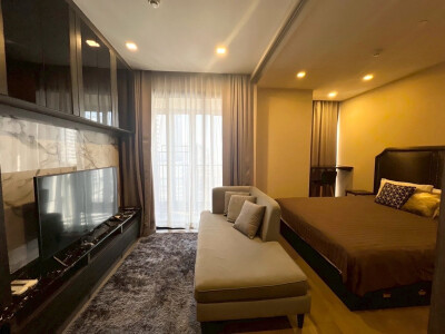 แอชตัน อโศก / Ashton Asoke