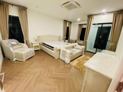 นันทวัน พระราม 9 - กรุงเทพกรีฑาตัดใหม่ / 🛏️ 4 ห้องนอน 🚿 5 ห้องน้ำ 🚗 ที่จอดรถ 3 คัน