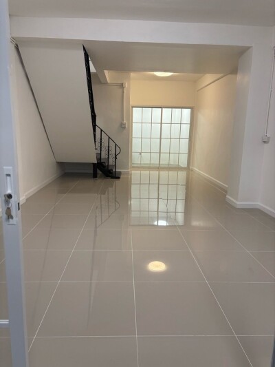 สินทวีวิลล่า รีโนเวทใหม่ พร้อมอยู่ เข้าทาง รพ.บางมด / ✅  ขนาด 16.5 ตร.วา ✅  พื้นที่ใช้สอย 2 ห้องนอน 2 ห้องน้ำ